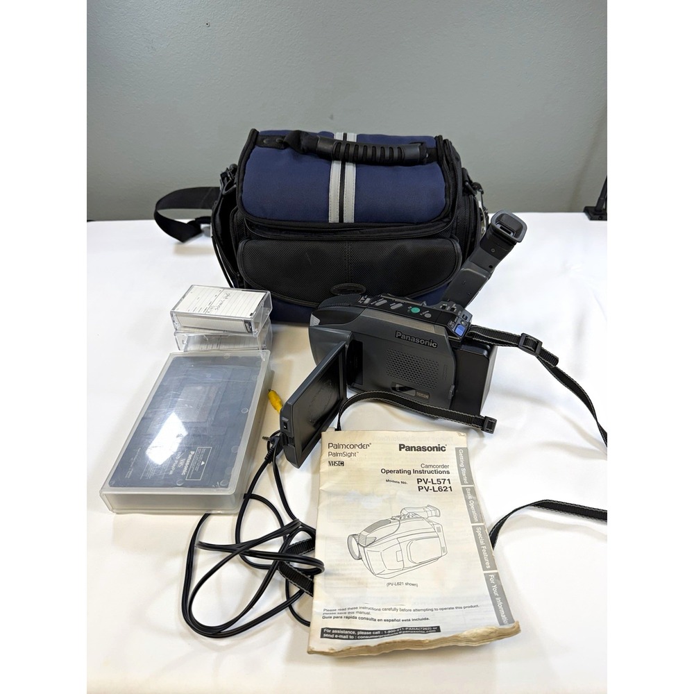 Panasonic Palmcorder PV-L571 VHS-C Camcorder 20x/150x Zoom LCD EIS w/ Case